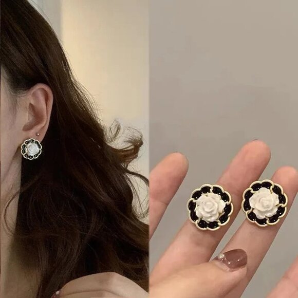 Camellia Style Alloy Ear Studs - Picture 1 of 1